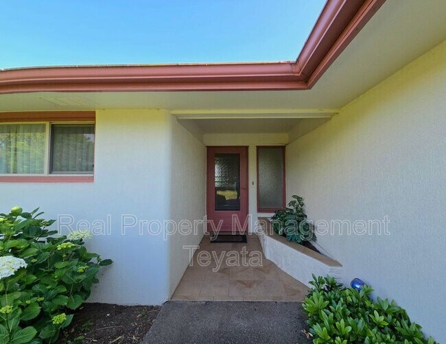 Building Photo - 3921 Cliffside Dr