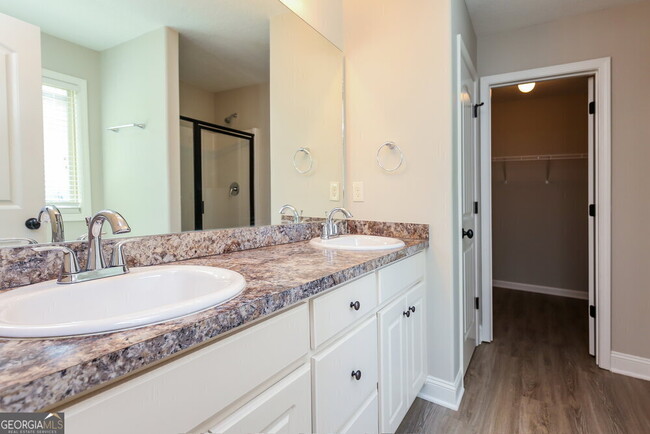 Building Photo - 1637 Deer Creek Ln
