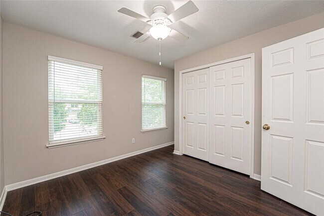 Building Photo - 5519 Legare Ct