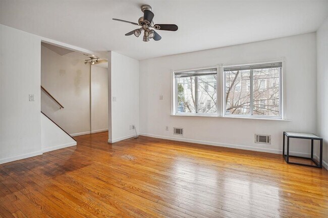 Building Photo - 292 New York Ave