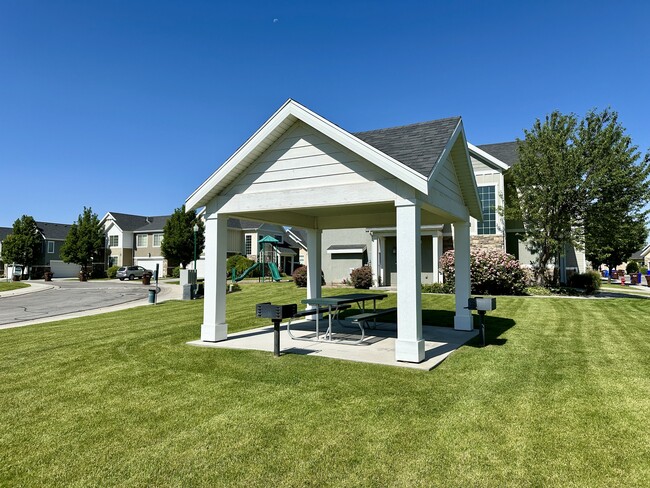 Building Photo - 1748 Winford Dr