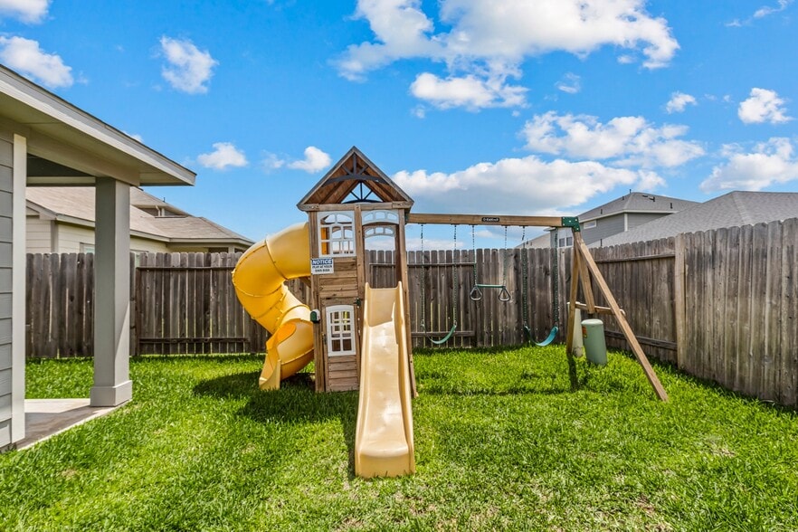 Building Photo - 21627 Calico Bush Trail