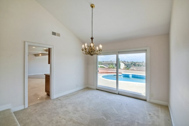 Building Photo - 422 Santa Dominga