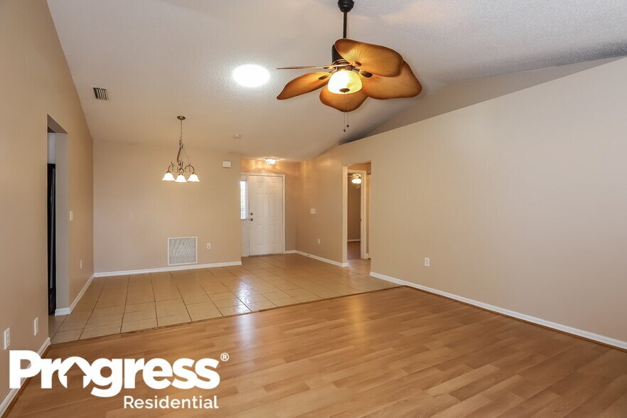 Building Photo - 4208 76th Dr E