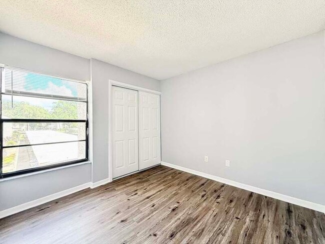 Building Photo - 5143 Puritan Cir