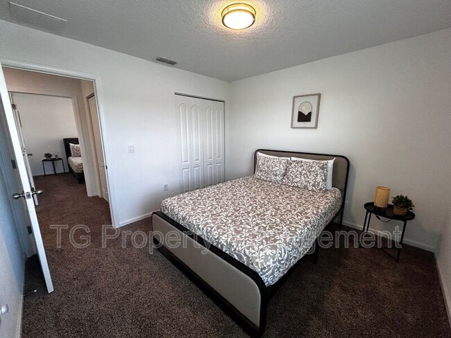 Building Photo - 12571 Russian Olive Rd