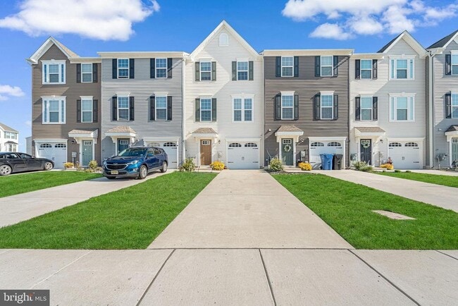 Building Photo - 205 Dalton Dr