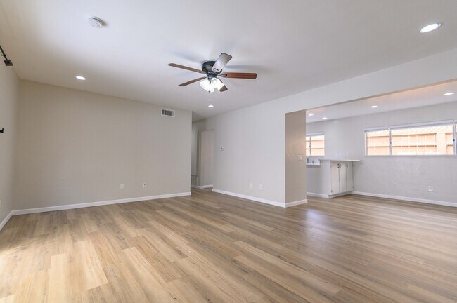 Building Photo - 358 I Ave