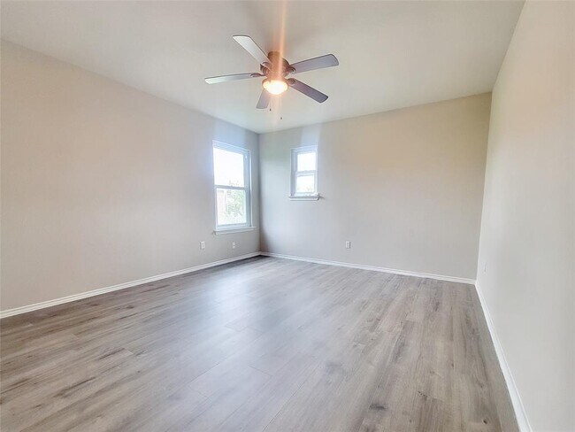Building Photo - 110 Hays Forest Cove