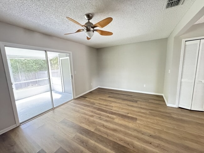 Building Photo - 4447 Brook Hollow Cir