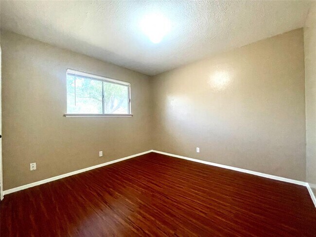 Building Photo - 11600 Fast Horse Dr