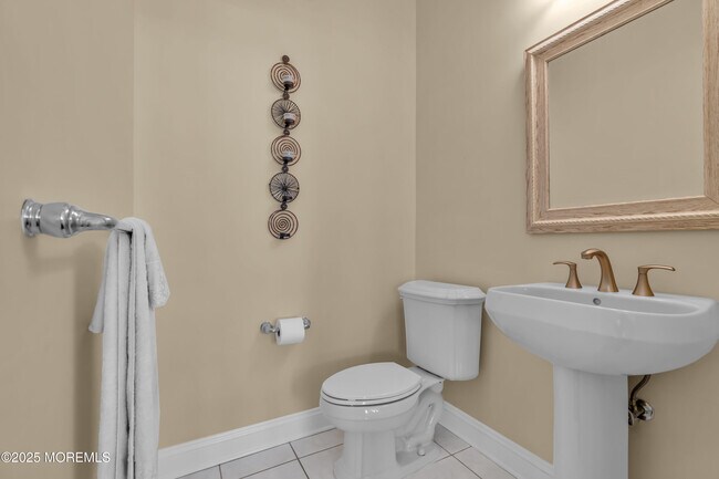 Building Photo - 2 Tradewinds Ln