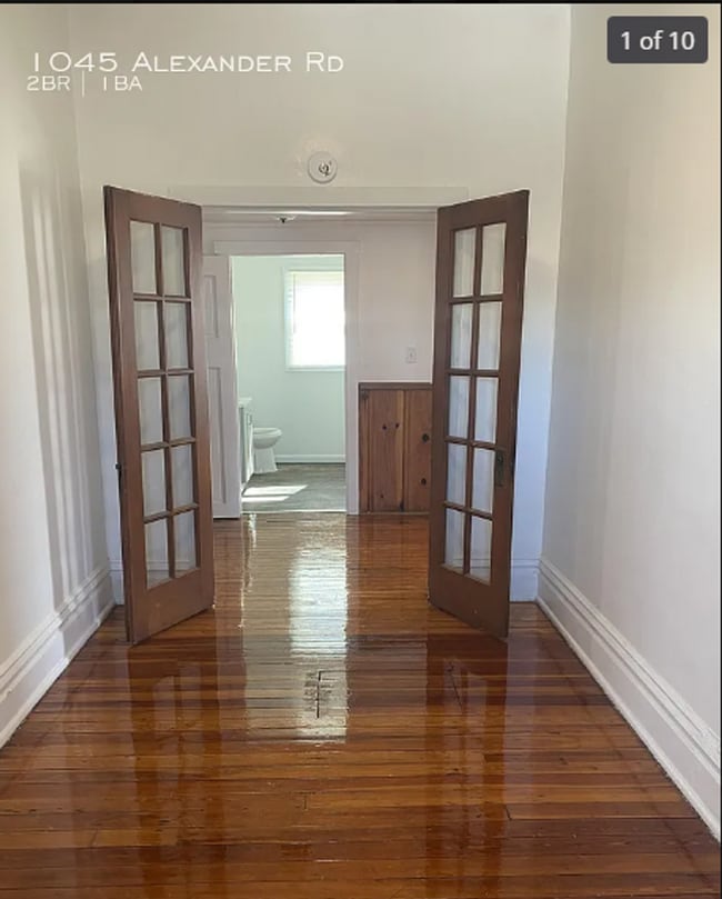 Building Photo - 1045 Alexander Rd