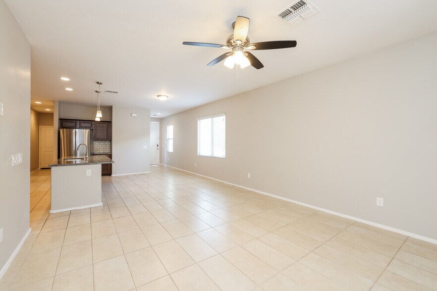 Building Photo - 876 E Bottomlands Ln