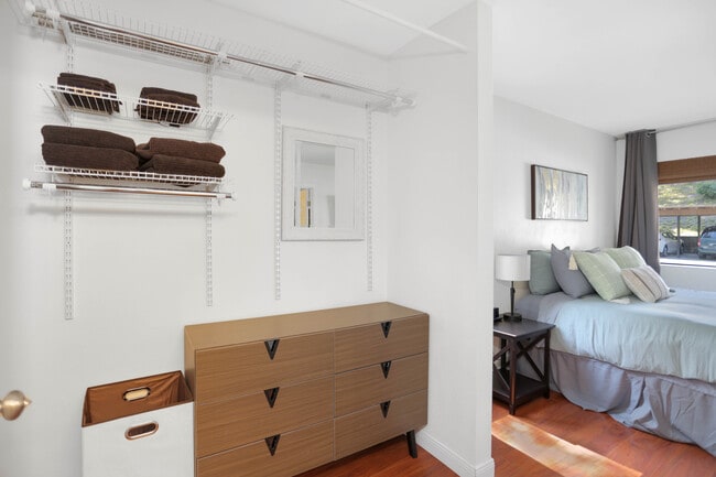 Building Photo - 10240 Black Mountain Rd