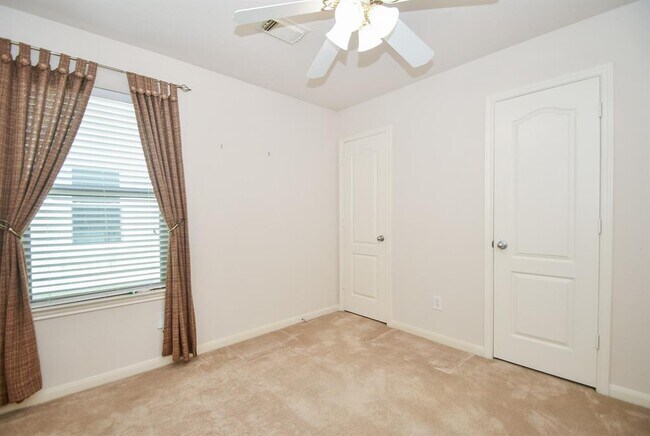 Building Photo - 16211 Cole Bridge Ln