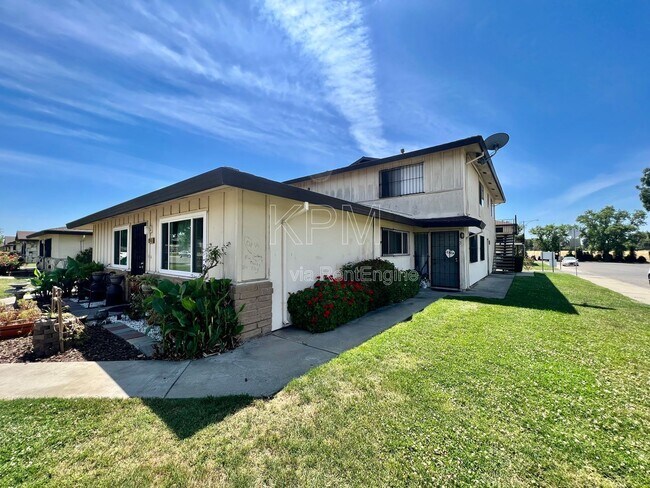 Building Photo - 2946 Peachtree Dr