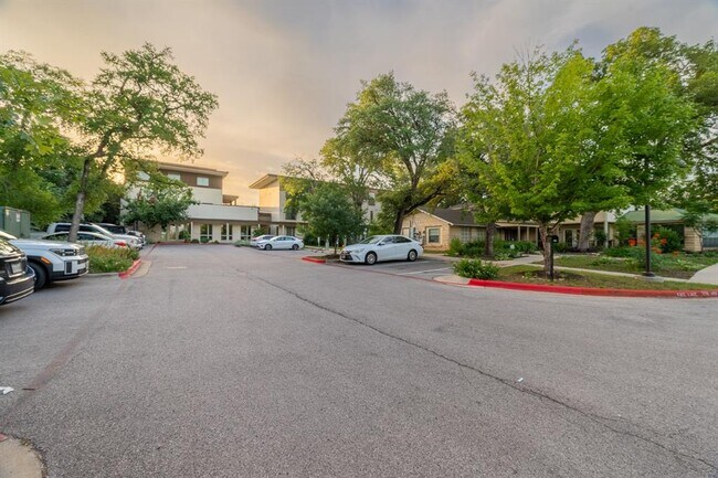 Building Photo - 6700 Menchaca Rd