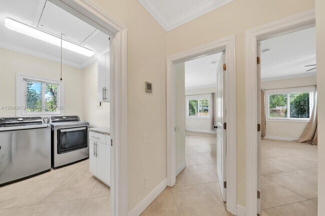 Building Photo - 4920 SW 170th Ave