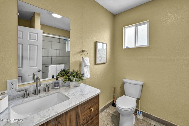 Building Photo - 33 W 8th St