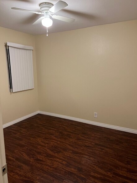 Building Photo - 3024 E Carey Ave