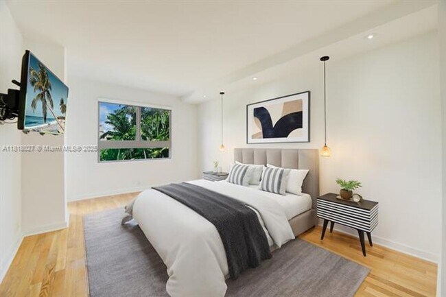 Building Photo - 151 Crandon Blvd