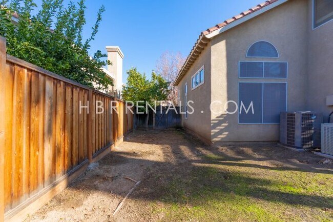 Building Photo - Move in Ready Beautiful 4 Bed Home in Tracy - Full Bed/Bath on 1st floor