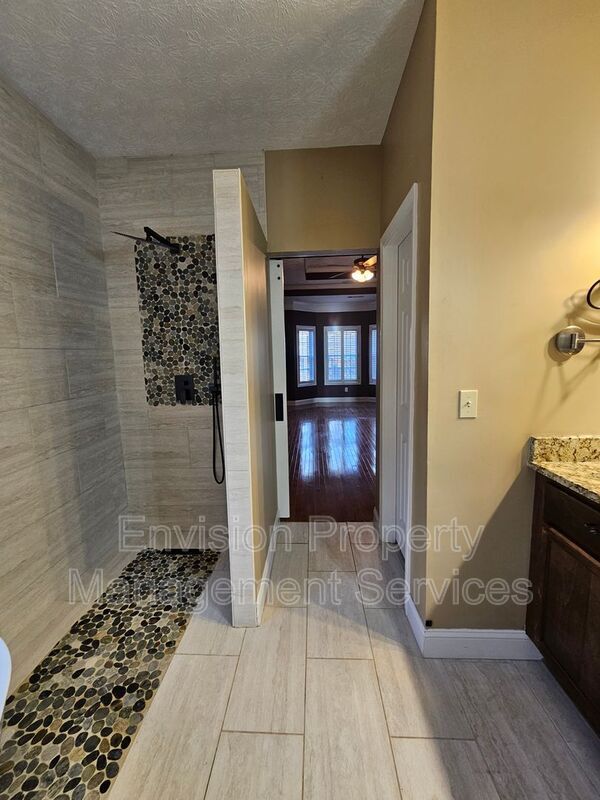 Building Photo - 192 Ashley Dr