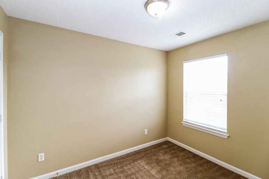 Building Photo - 4551 Blue River Dr