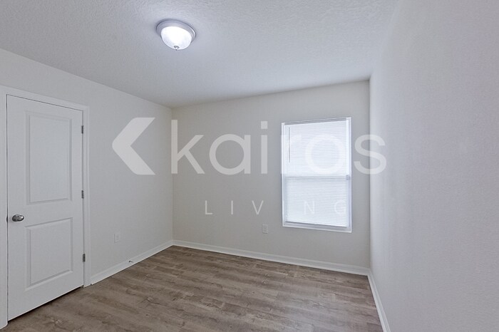 Building Photo - 10117 Elgin Blvd