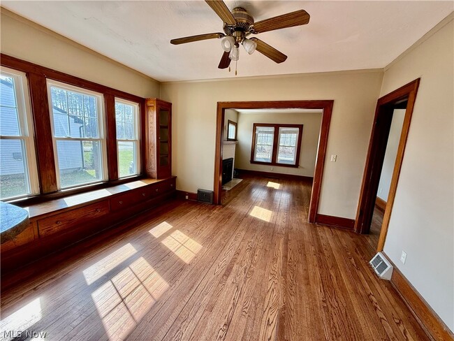 Building Photo - 364 N Chillicothe Rd