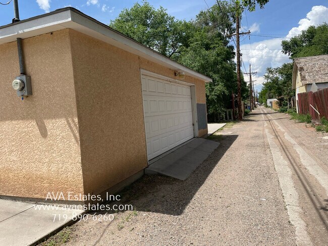 Building Photo - 2718 Poplar St