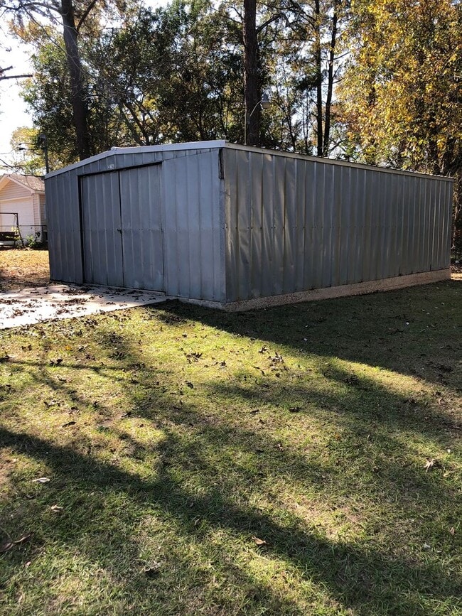 Building Photo - 406 Hill St