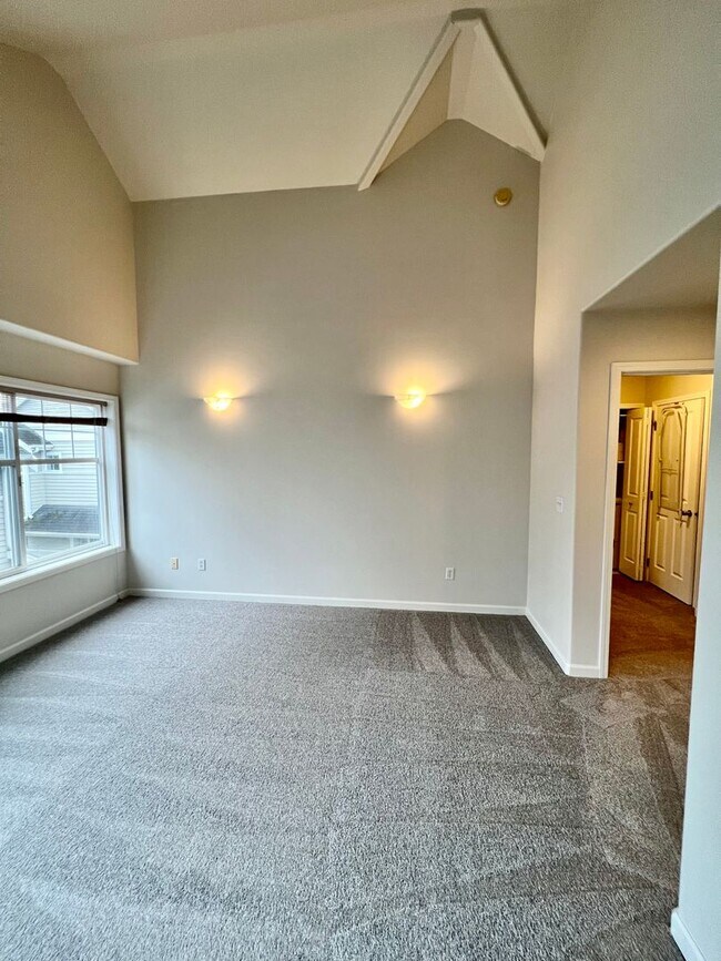 Building Photo - Capitol Hill/Madison Valley Townhouse