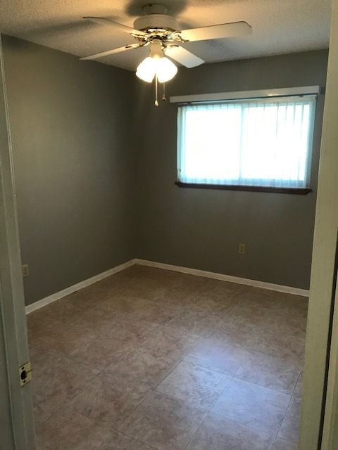 Building Photo - Charming clean 2/2 home in Palm Cay 55