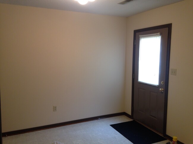 Building Photo - 4609 W Millbrook Dr