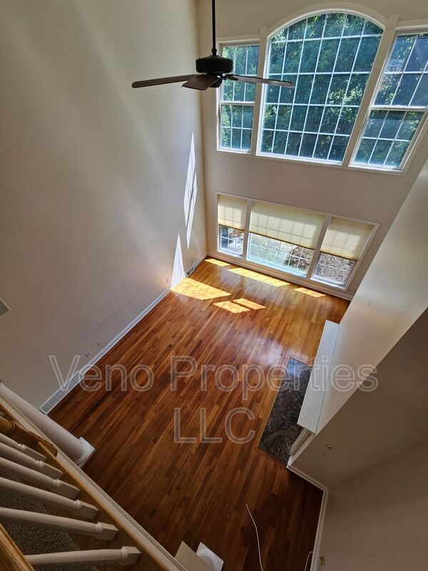 Building Photo - 5 Brighton Ct