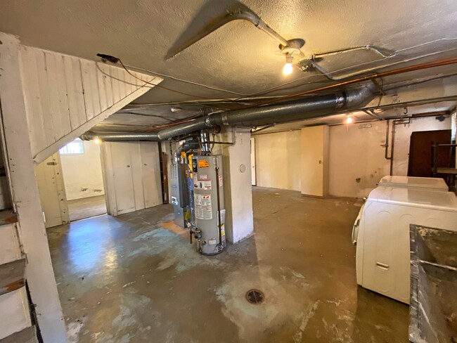 Building Photo - 3345 W 39th Ave