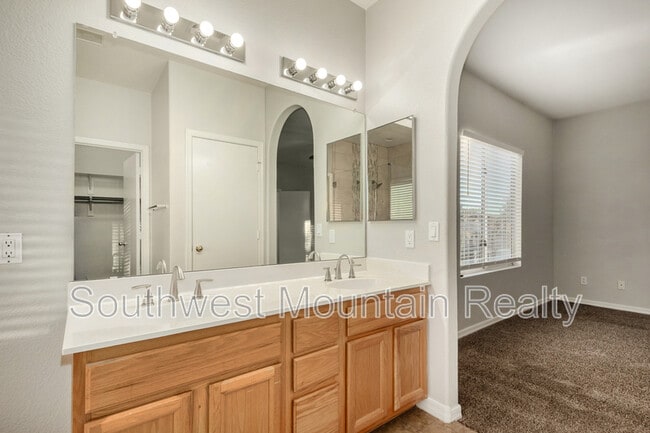 Building Photo - 1523 S Vine St