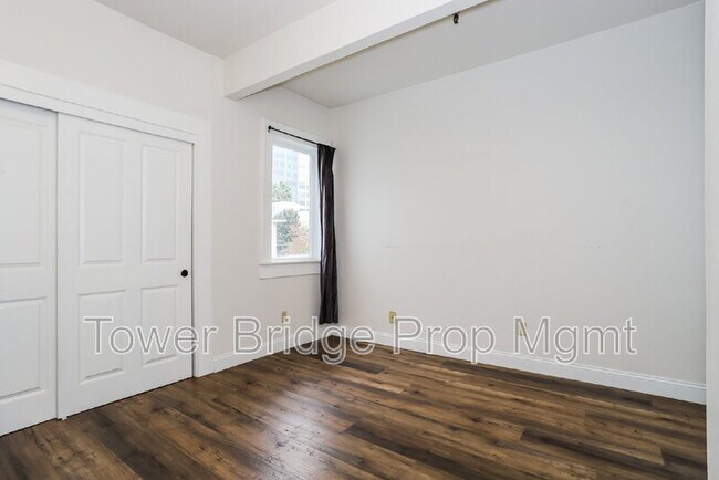 Building Photo - 1106 G St