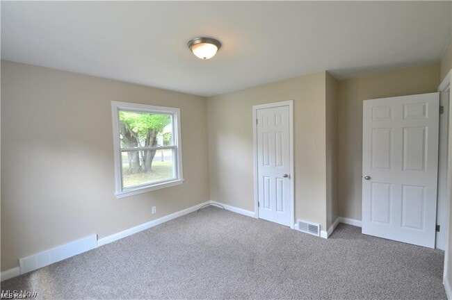 Building Photo - 2339 Renwick Dr