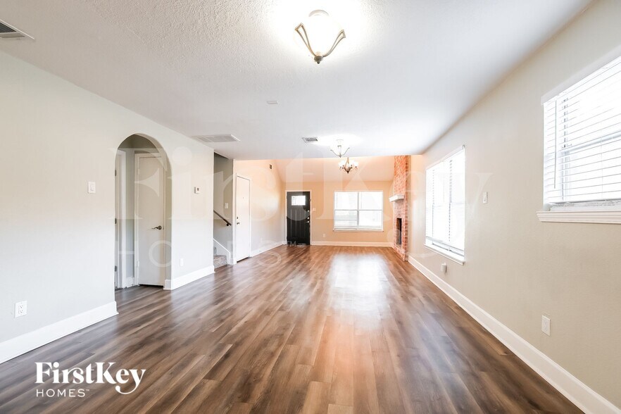 Building Photo - 22826 Provincial Blvd