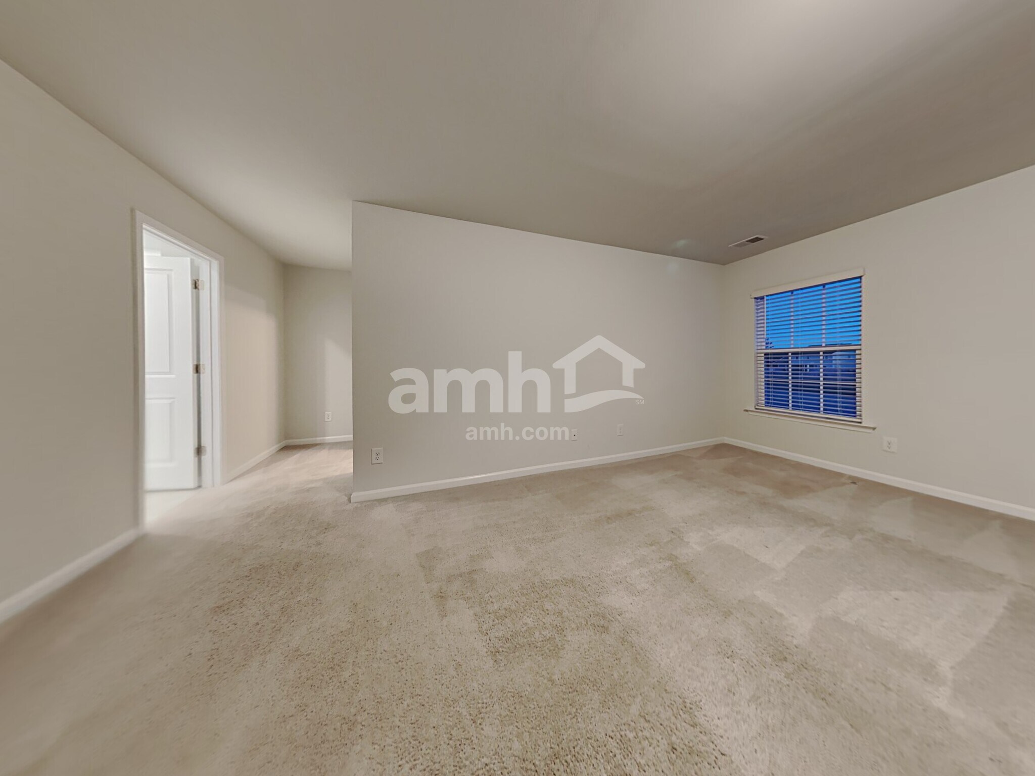 Building Photo - 514 Singing Bush Ave