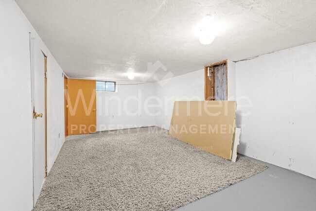 Building Photo - Brick Rancher