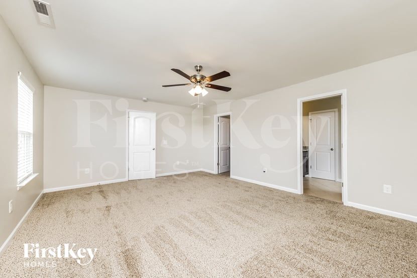 Building Photo - 1205 Quail Heights Dr
