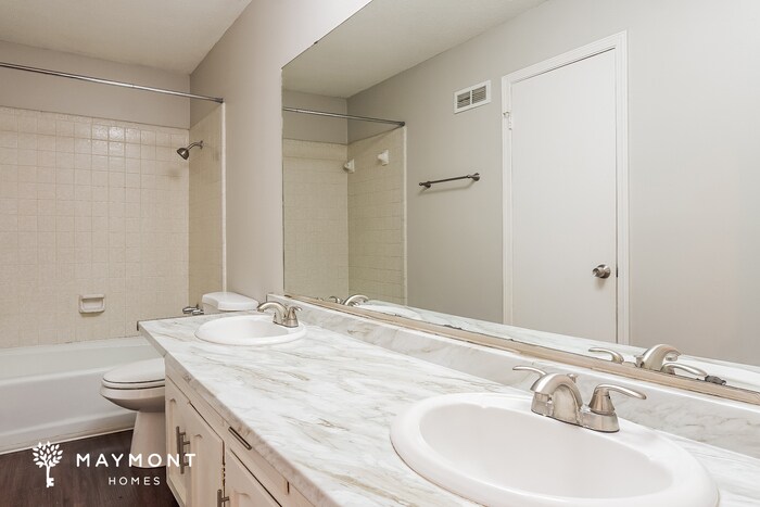 Building Photo - 2825 Valley Crest Rd