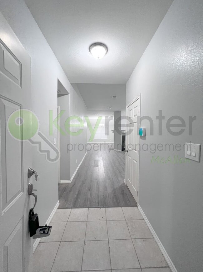 Building Photo - Gorgeous 4 bed/ 2 bath home in Sharyland Plantation (Mission, TX)