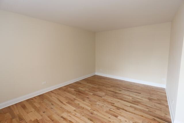 Building Photo - 558 W Arlington Pl