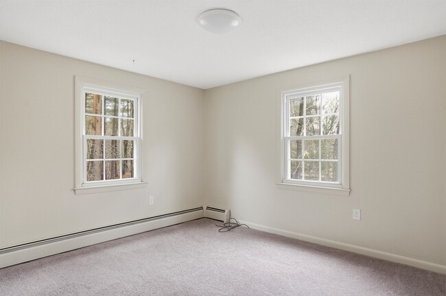 Building Photo - 289 Derry Rd