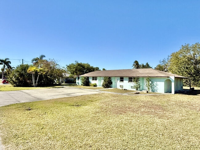 Building Photo - 3405 Palm Dr